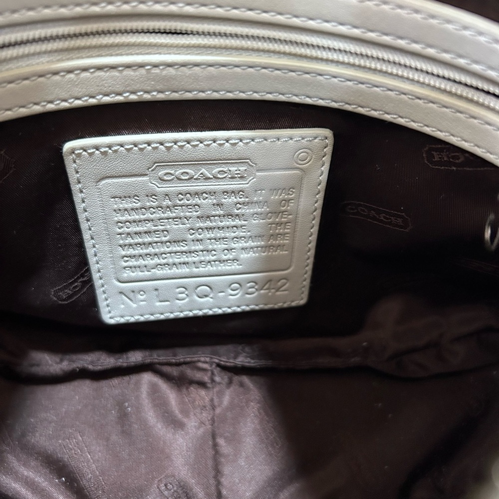 Coach West Zoe Legacy Vintage 90s Leather Bag Color is light blue and cream! - Picture 11 of 16